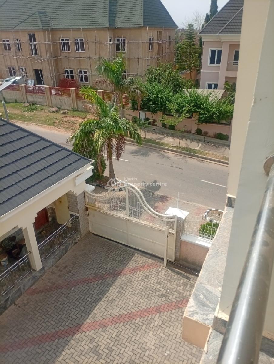 Sharp and Clean 2 Bedroom Flat, Guzape District, Abuja, Flat / Apartment for Rent