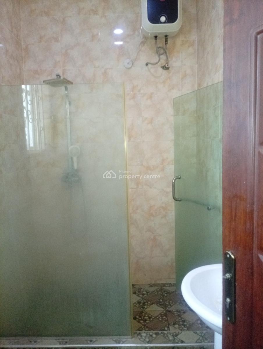 Sharp and Clean 2 Bedroom Flat, Guzape District, Abuja, Flat / Apartment for Rent