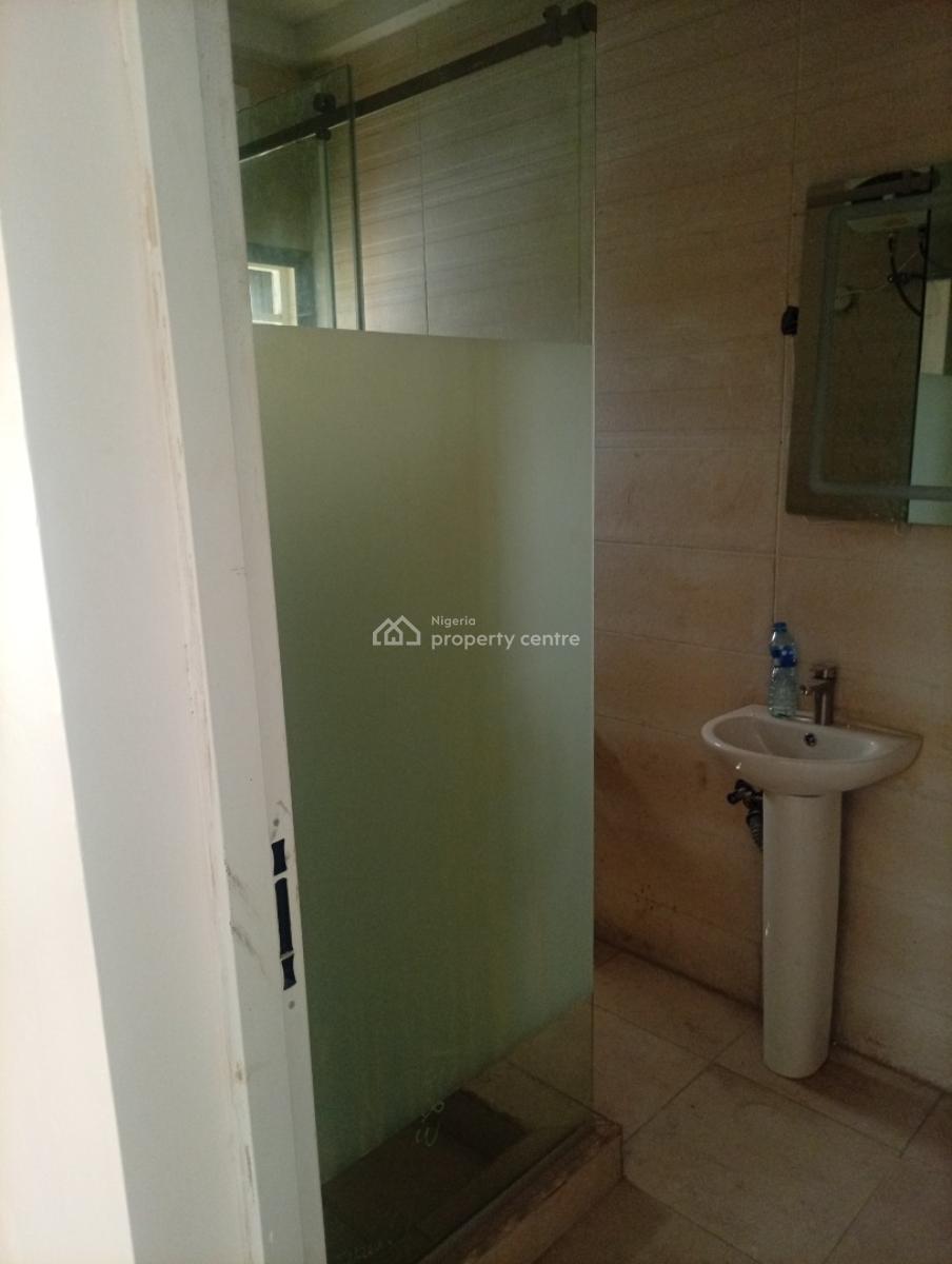 Spacious and Well Renovated 3 Bedroom Flat, Guzape District, Abuja, Flat / Apartment for Rent