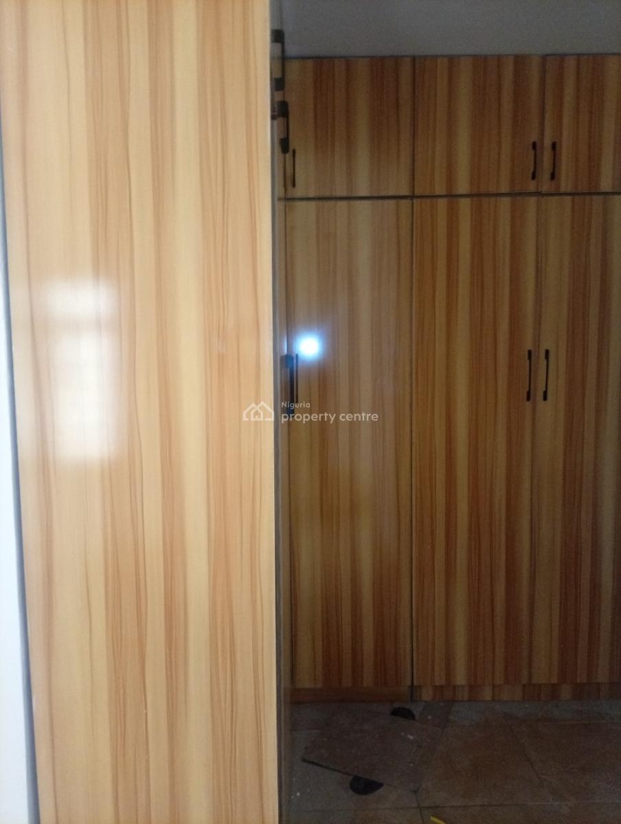 Spacious and Well Renovated 3 Bedroom Flat, Guzape District, Abuja, Flat / Apartment for Rent