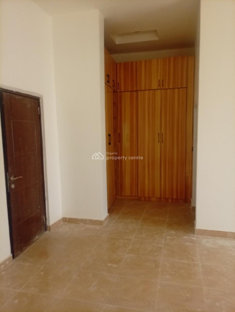 Spacious and Well Renovated 3 Bedroom Flat, Guzape District, Abuja, Flat / Apartment for Rent