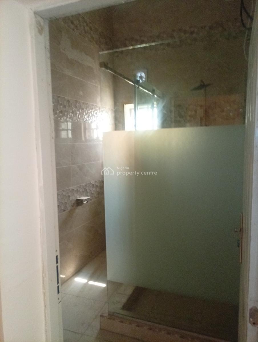 Spacious and Well Renovated 3 Bedroom Flat, Guzape District, Abuja, Flat / Apartment for Rent