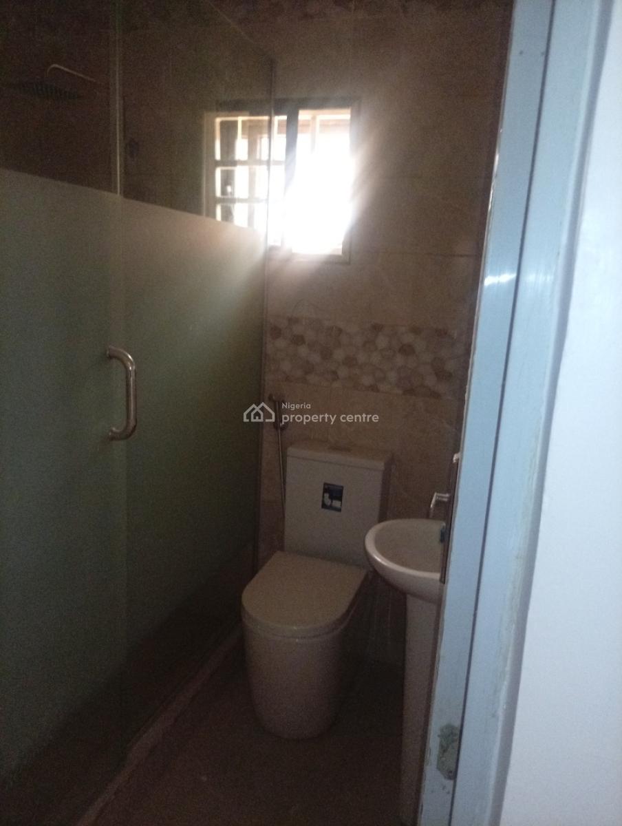 Spacious and Well Renovated 3 Bedroom Flat, Guzape District, Abuja, Flat / Apartment for Rent