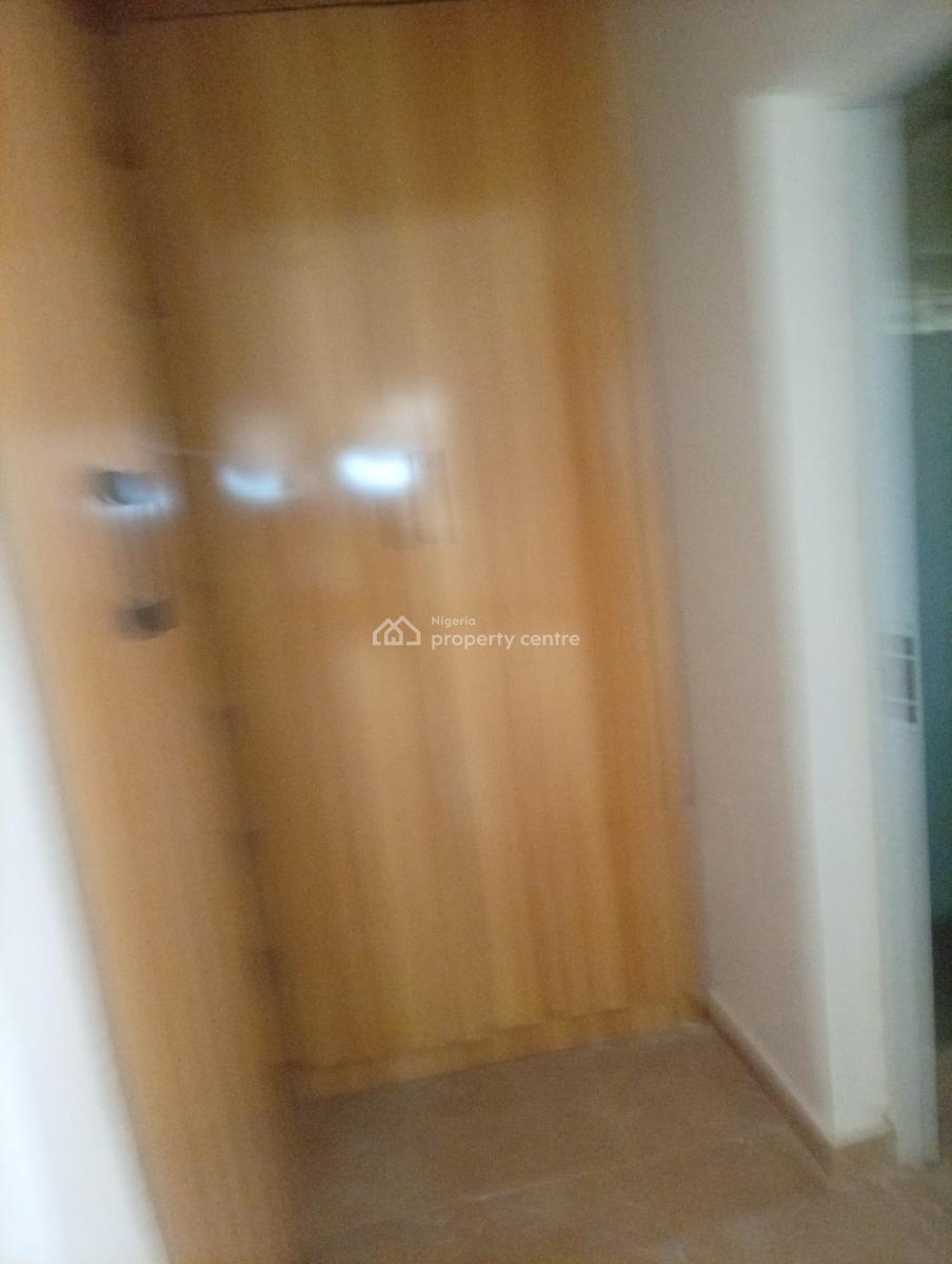 Spacious and Well Renovated 3 Bedroom Flat, Guzape District, Abuja, Flat / Apartment for Rent