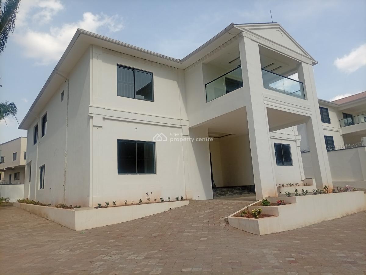 Exquisitely Finished and Well Renovated 6 Bedroom Duplex with a Pool, Asokoro District, Abuja, Detached Duplex for Rent