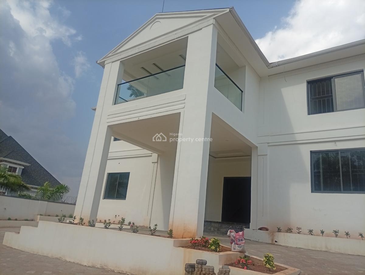 Exquisitely Finished and Well Renovated 6 Bedroom Duplex with a Pool, Asokoro District, Abuja, Detached Duplex for Rent
