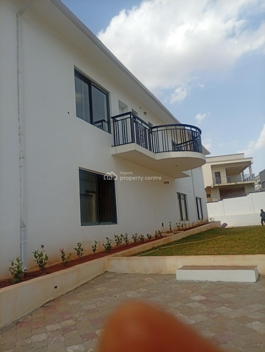 Exquisitely Finished and Well Renovated 6 Bedroom Duplex with a Pool, Asokoro District, Abuja, Detached Duplex for Rent