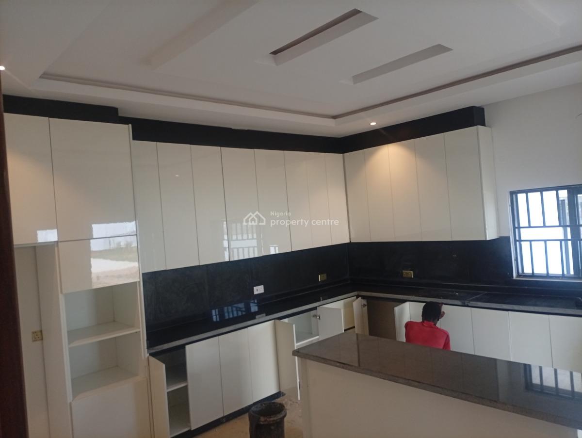 Exquisitely Finished and Well Renovated 6 Bedroom Duplex with a Pool, Asokoro District, Abuja, Detached Duplex for Rent