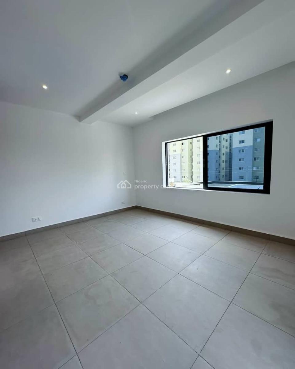 Specious 2bedrooms Apartment with Bq and Swimming Pool, Lekki Phase 1, Lekki, Lagos, Flat / Apartment for Rent