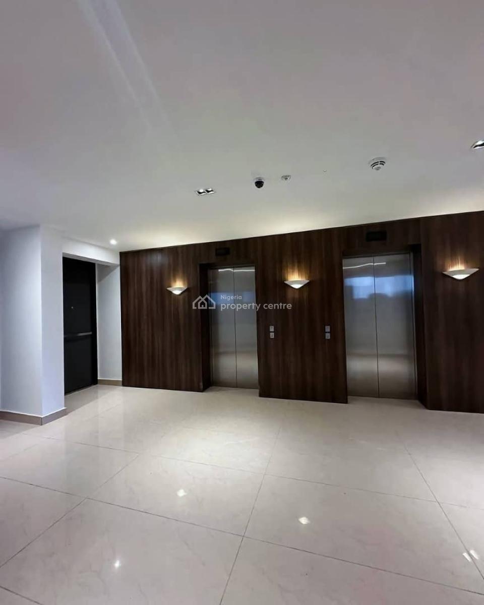 Specious 2bedrooms Apartment with Bq and Swimming Pool, Lekki Phase 1, Lekki, Lagos, Flat / Apartment for Rent