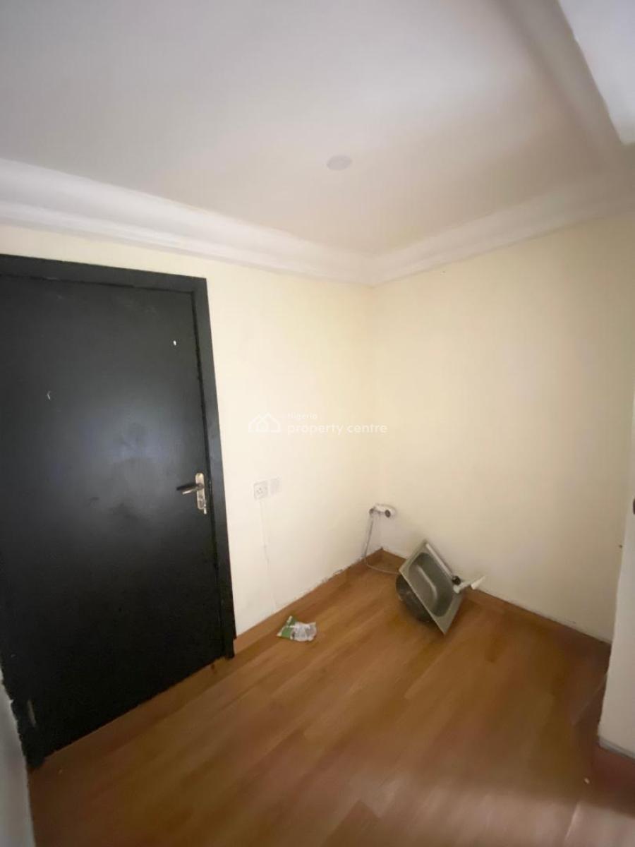 Partly Self Serviced Room Self Contained in Lekki Phase 1, By Oladimeji Alao Lekki Phase 1, Lekki Phase 1, Lekki, Lagos, Self Contain (single Rooms) for Rent