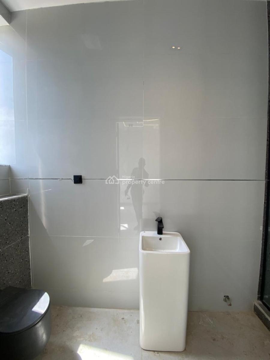 Contemporary 5bedrooms Terrace Duplex with Self Compand, Lekki Phase 1, Lekki, Lagos, Terraced Duplex for Sale