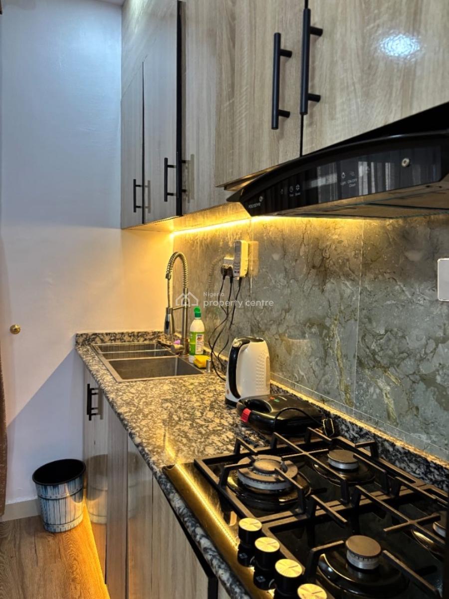 Luxury 1bedroom Penthouse with Ps5, Snooker  ,elevator &cityview, Lekki Phase 1, Lekki, Lagos, Flat / Apartment Short Let