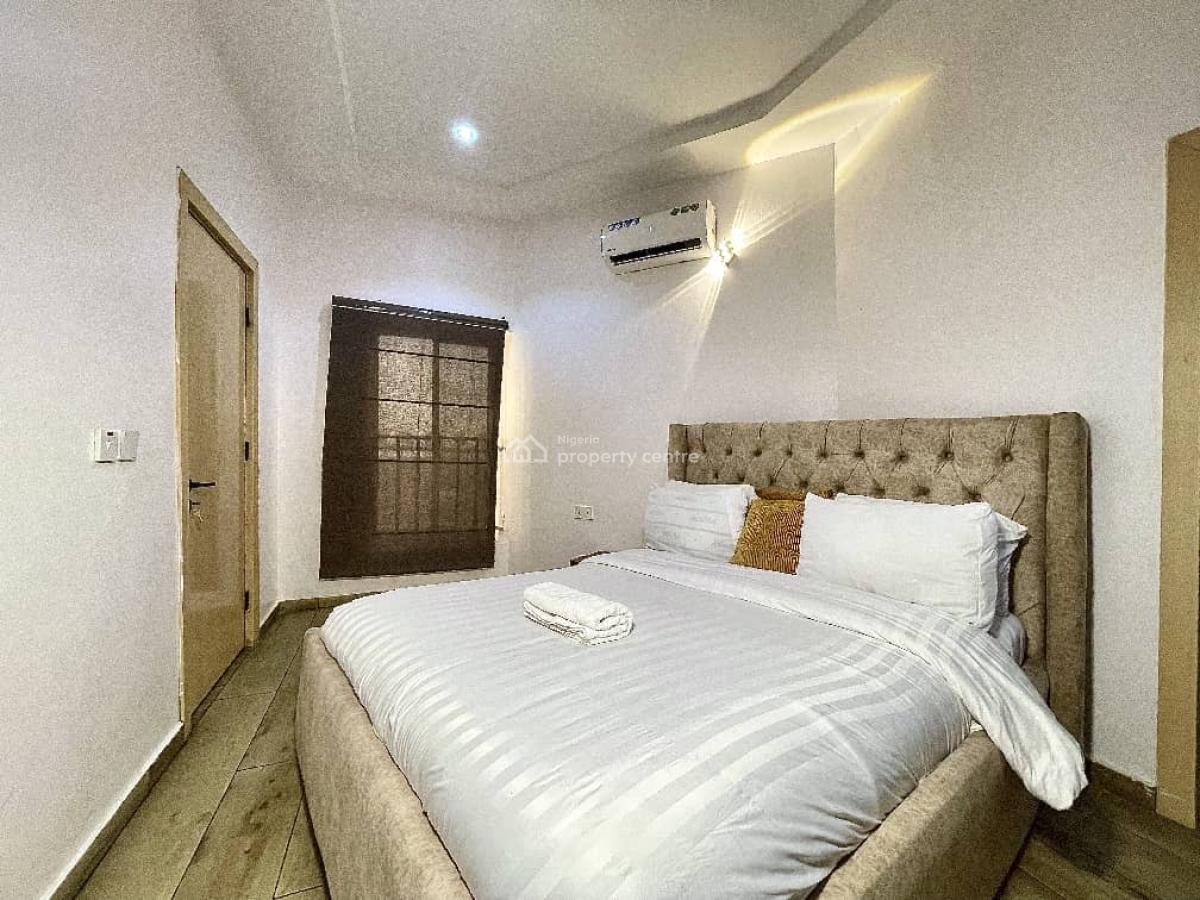 Luxury 2 Bedroom Apartment with Snooker, Swimming Pool and Tennis Boar, Lekki Phase 1, Lekki, Lagos, Flat / Apartment Short Let