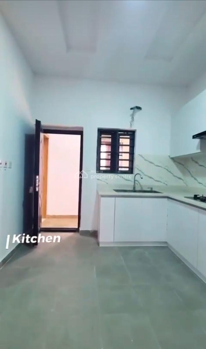 2 Bedrooms, Freedom Way, Lekki Phase 1, Lekki, Lagos, Flat / Apartment for Sale