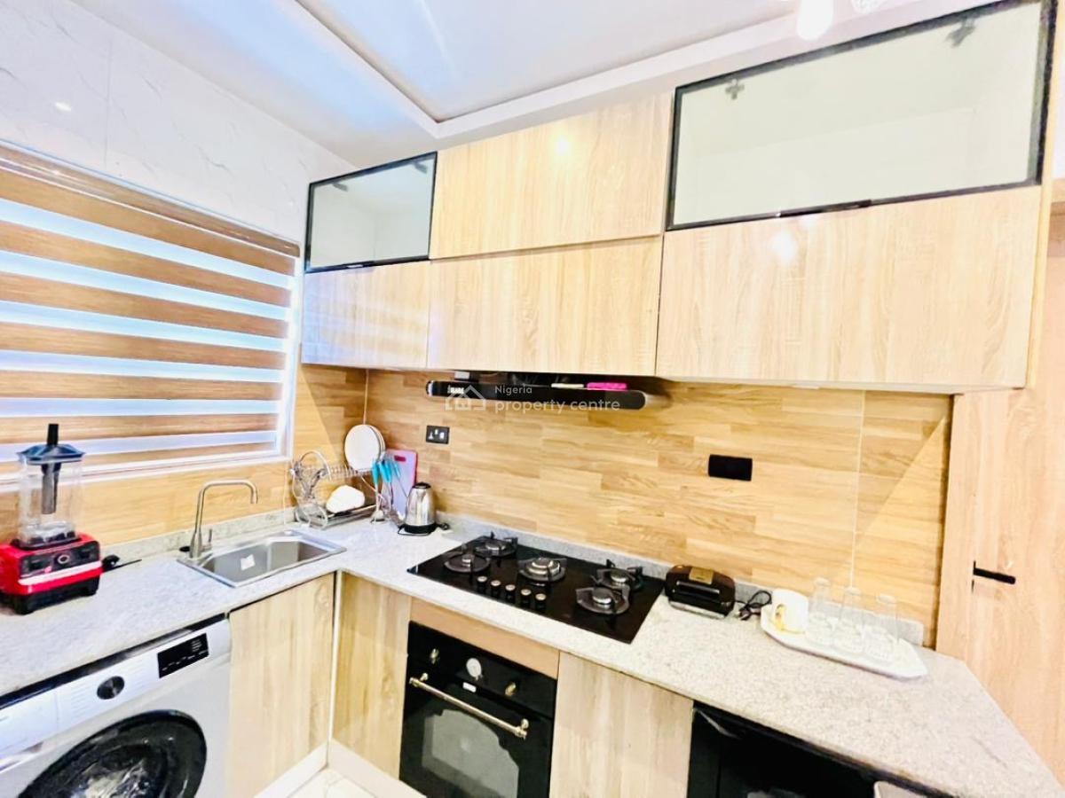 Luxury 2 Bedroom Apartment with Snooker, Swimming Pool and Tennis Boar, Lekki Phase 1, Lekki, Lagos, Flat / Apartment Short Let