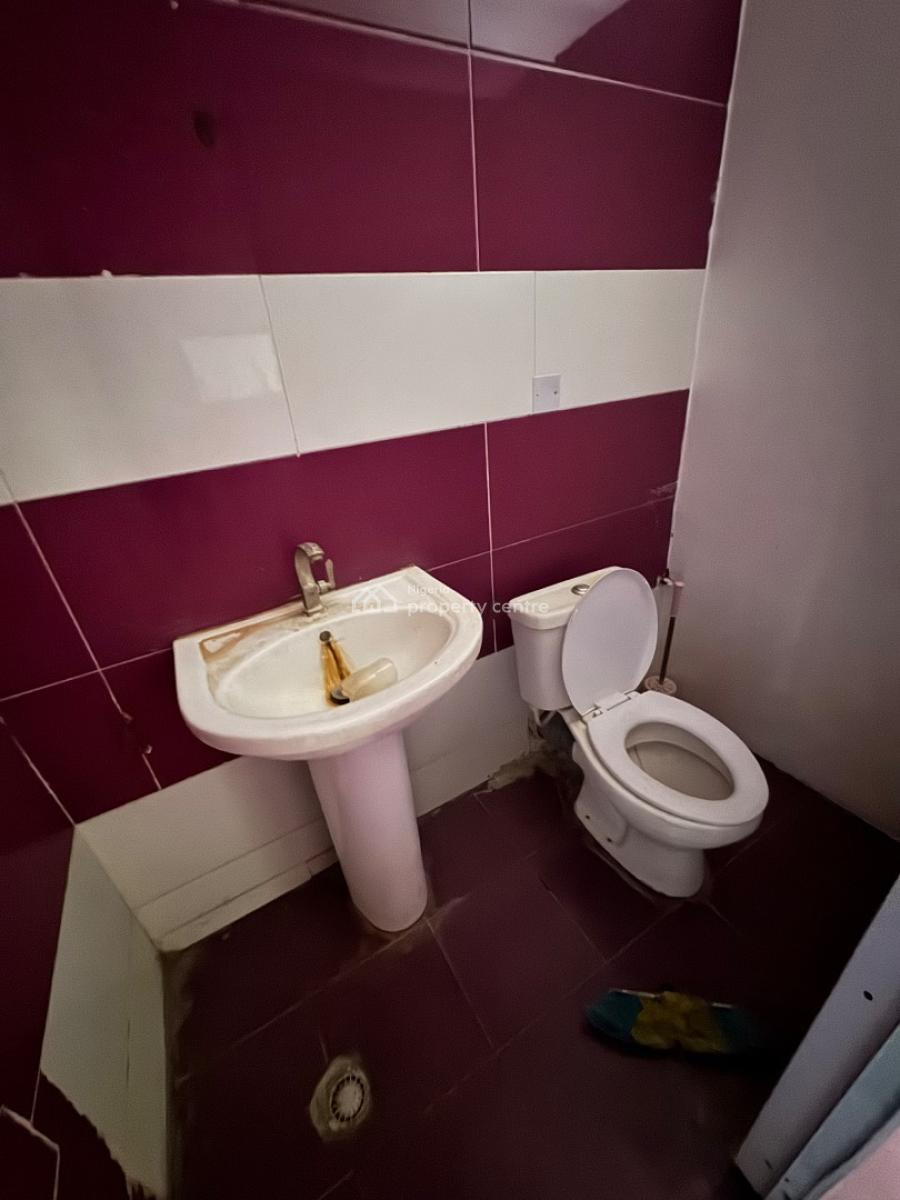 a Shop Space of 85sqm Facing a Busy Road in Lekki Phase 1., Lekki Phase 1., Lekki Phase 1, Lekki, Lagos, Shop for Rent