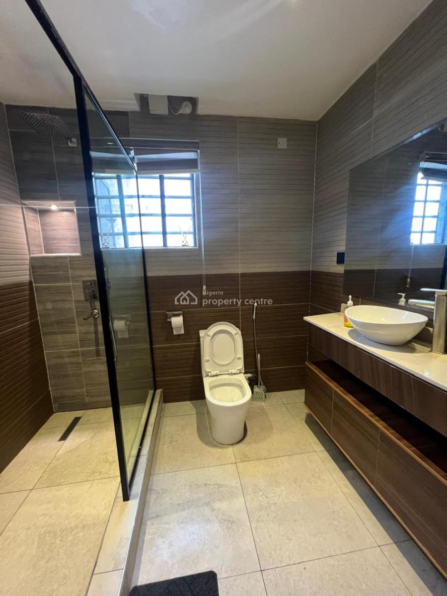 Neat 2 Bedroom Apartment, Freedom Way, Lekki Phase 1, Lekki, Lagos, Flat / Apartment for Rent