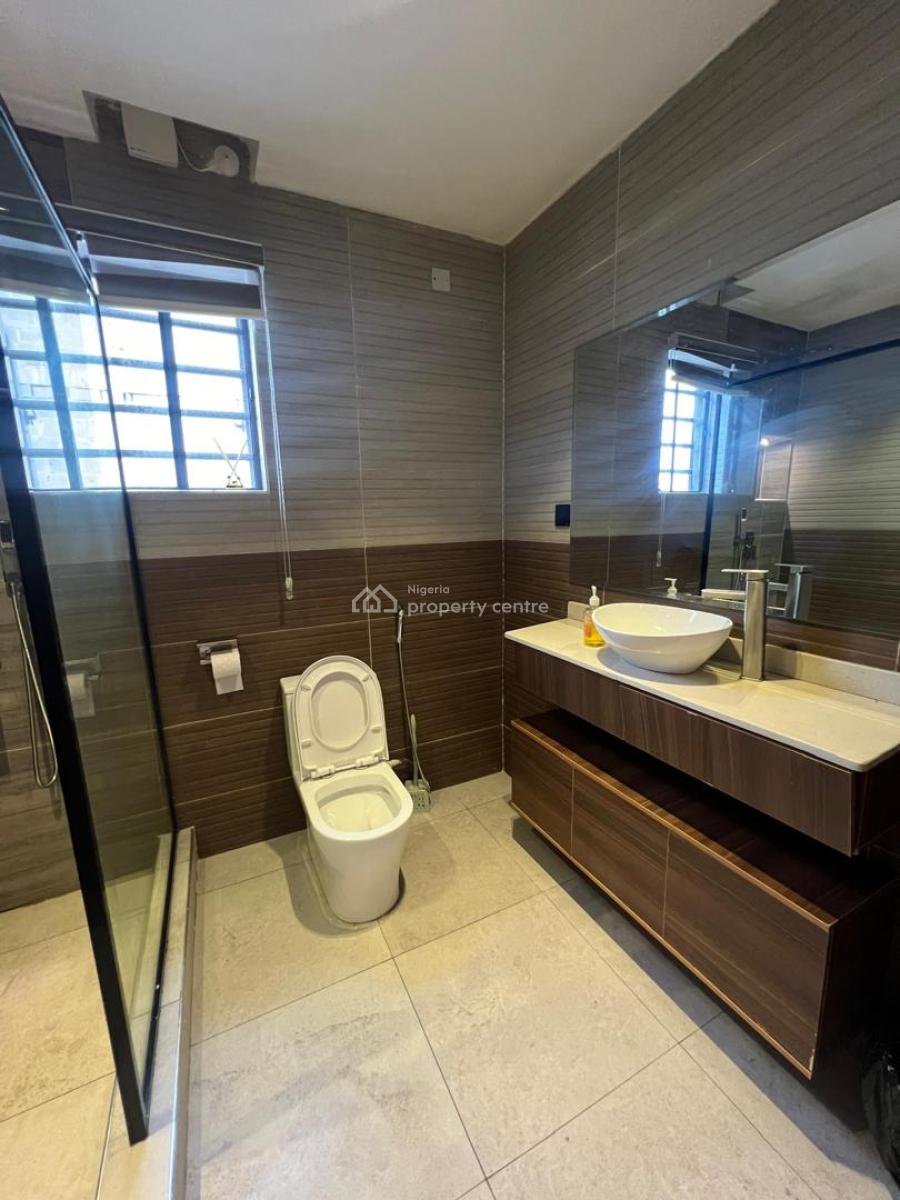 Neat 2 Bedroom Apartment, Freedom Way, Lekki Phase 1, Lekki, Lagos, Flat / Apartment for Rent