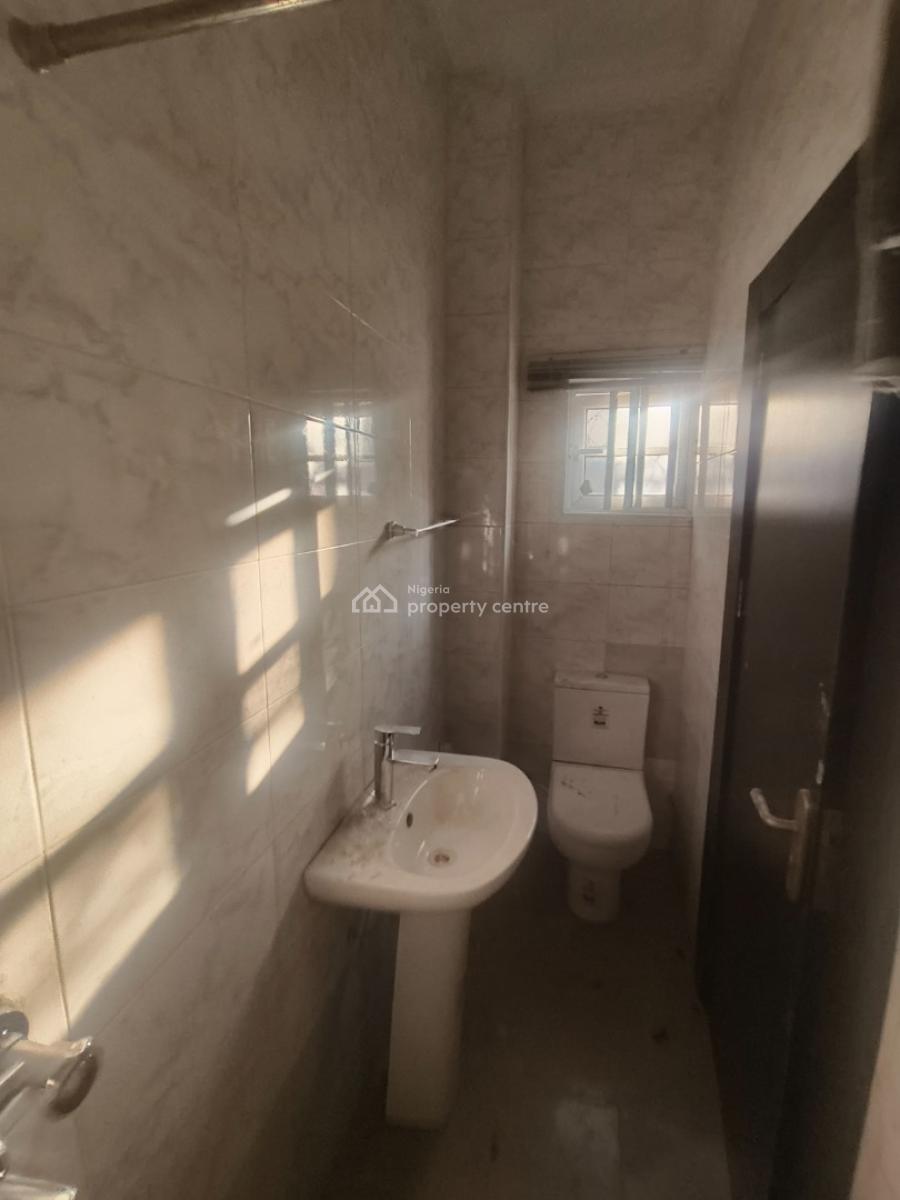 Spacious 3 Bedroom Apartment Ground Floor, Mobil Road, Ilaje, Ajah, Lagos, Flat / Apartment for Rent