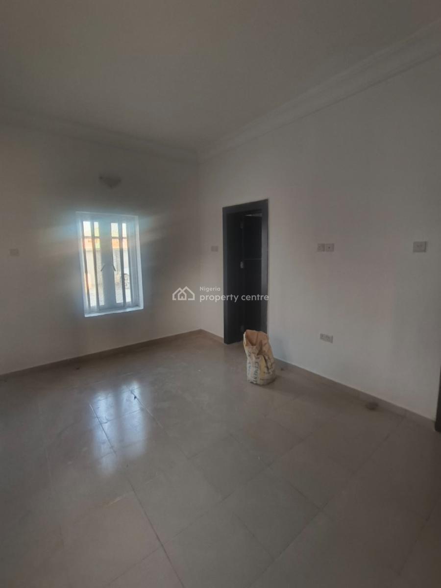 Spacious 3 Bedroom Apartment Ground Floor, Mobil Road, Ilaje, Ajah, Lagos, Flat / Apartment for Rent