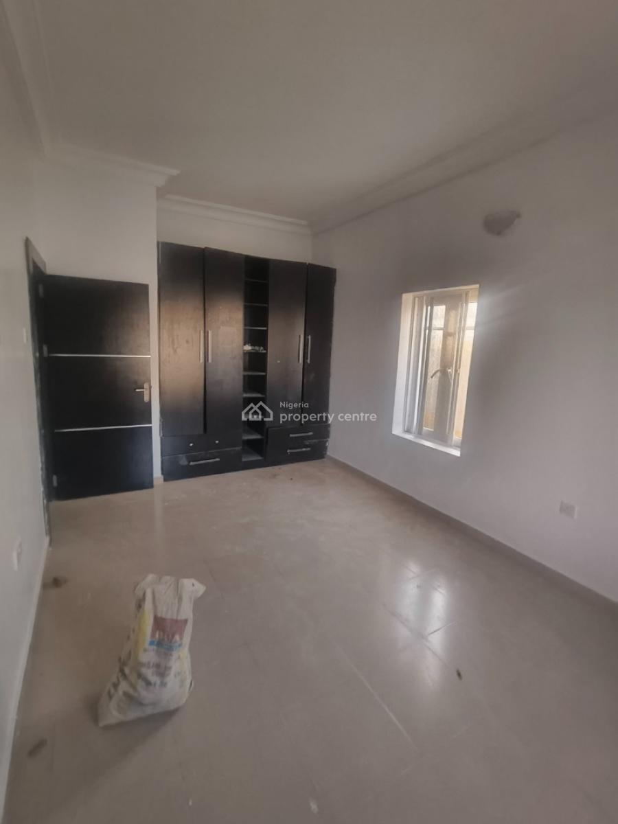 Spacious 3 Bedroom Apartment Ground Floor, Mobil Road, Ilaje, Ajah, Lagos, Flat / Apartment for Rent