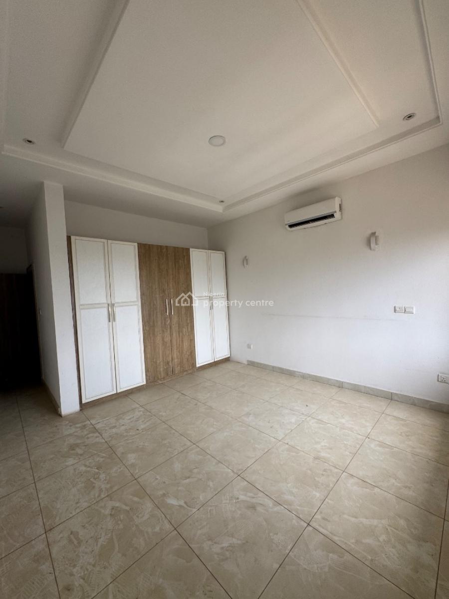 Spacious and Serviced 3bedroom Apartment and Bq, Coza Church Axis, Guzape District, Abuja, Flat / Apartment for Rent