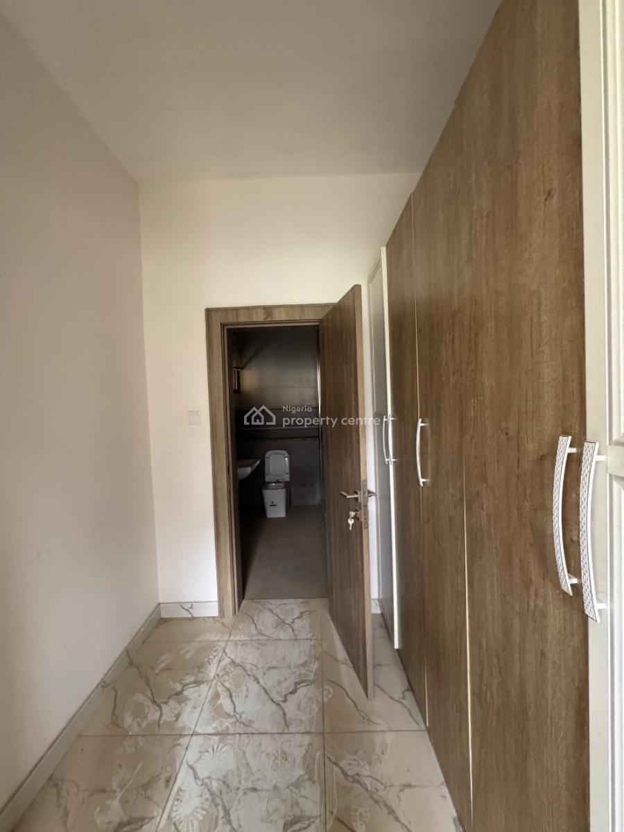 Spacious and Serviced 3bedroom Apartment and Bq, Coza Church Axis, Guzape District, Abuja, Flat / Apartment for Rent