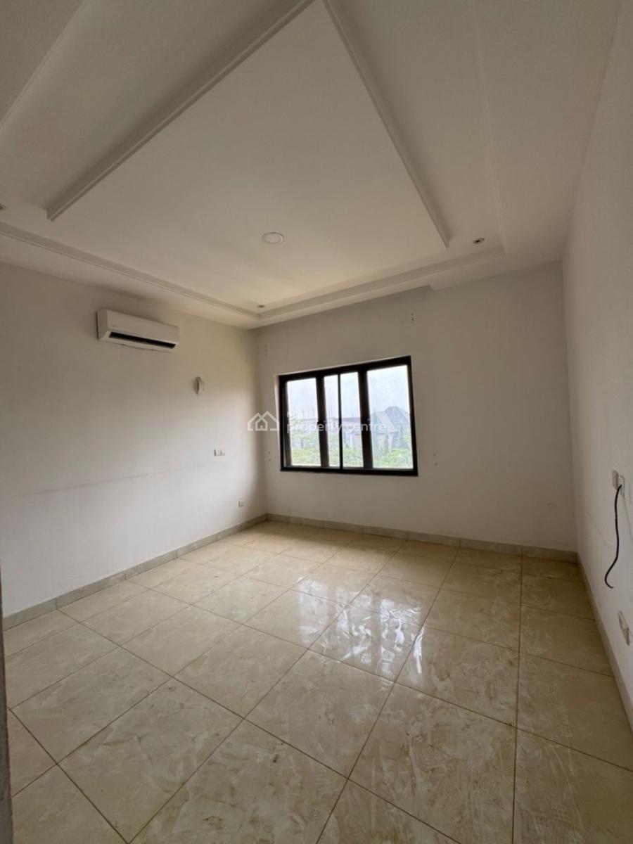Spacious and Services 3bedroom Apartment/flat Is Available, Guzape, Guzape District, Abuja, Flat / Apartment for Rent