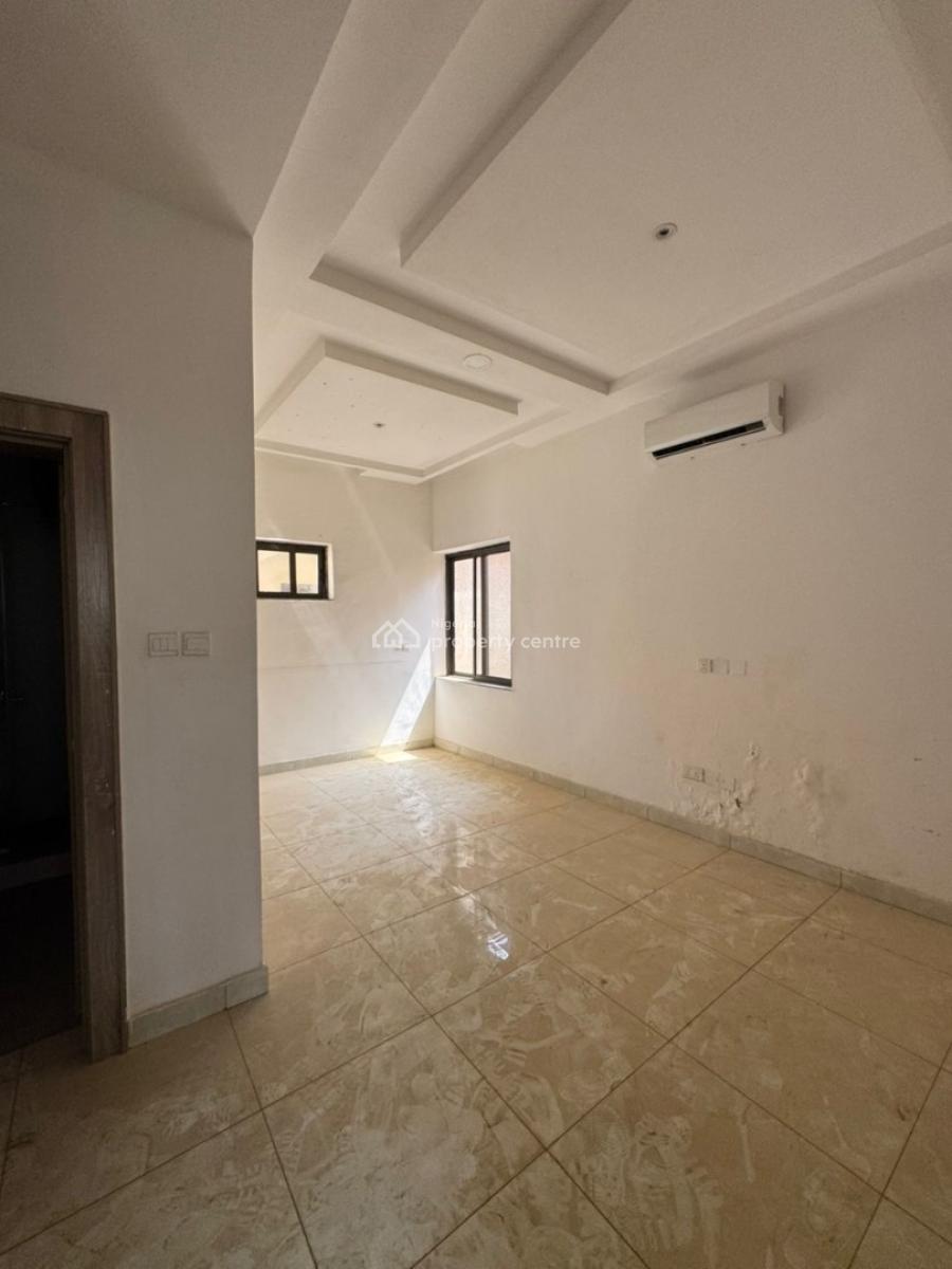Spacious and Services 3bedroom Apartment/flat Is Available, Guzape, Guzape District, Abuja, Flat / Apartment for Rent