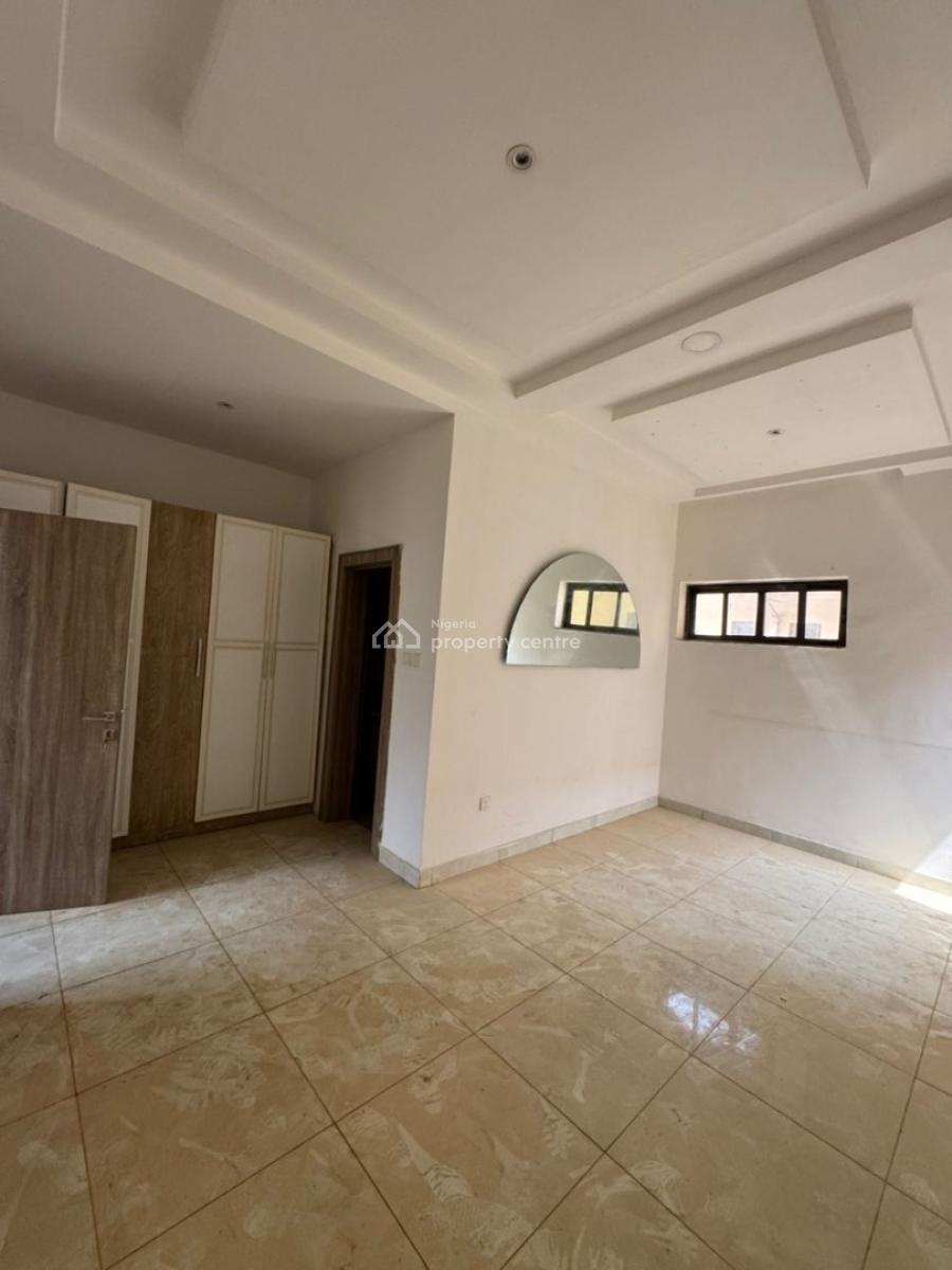 Spacious and Services 3bedroom Apartment/flat Is Available, Guzape, Guzape District, Abuja, Flat / Apartment for Rent