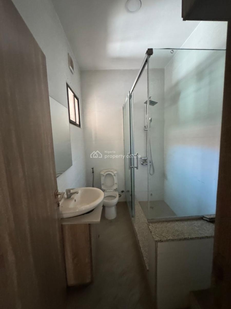 Spacious and Services 3bedroom Apartment/flat Is Available, Guzape, Guzape District, Abuja, Flat / Apartment for Rent