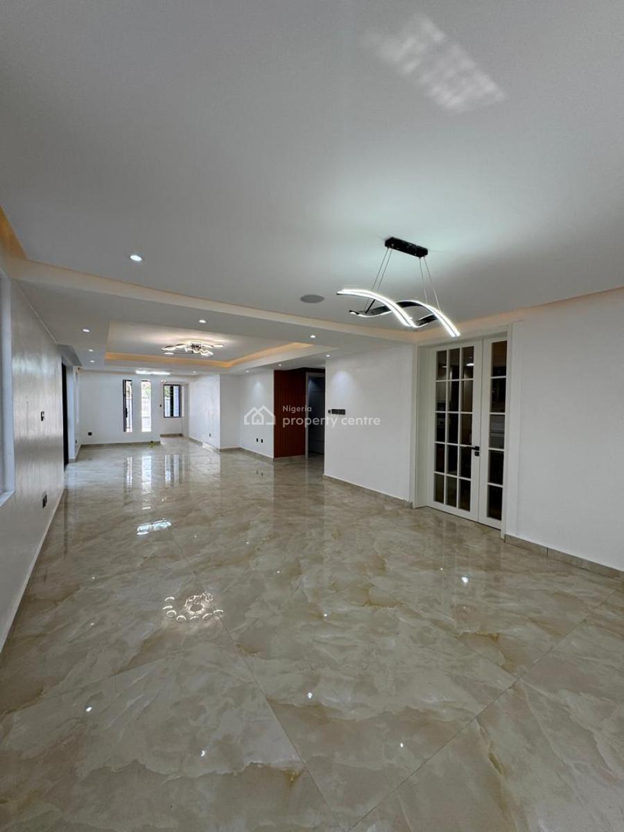 Beautiful 5 Bedroom Duplex with,pool and 5 Bqs, Lekki Phase 1, Lekki, Lagos, Detached Duplex for Sale