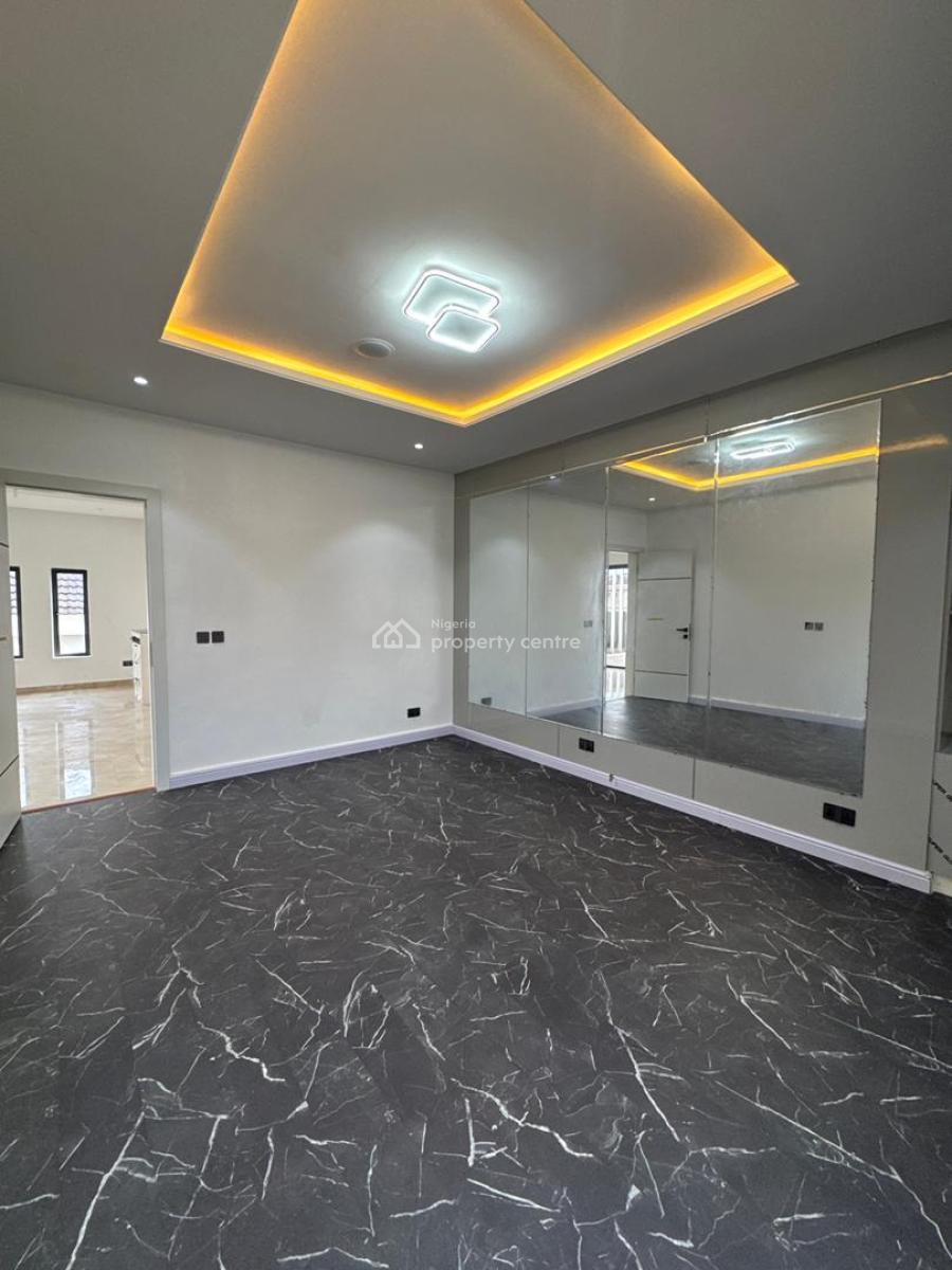 Beautiful 5 Bedroom Duplex with,pool and 5 Bqs, Lekki Phase 1, Lekki, Lagos, Detached Duplex for Sale