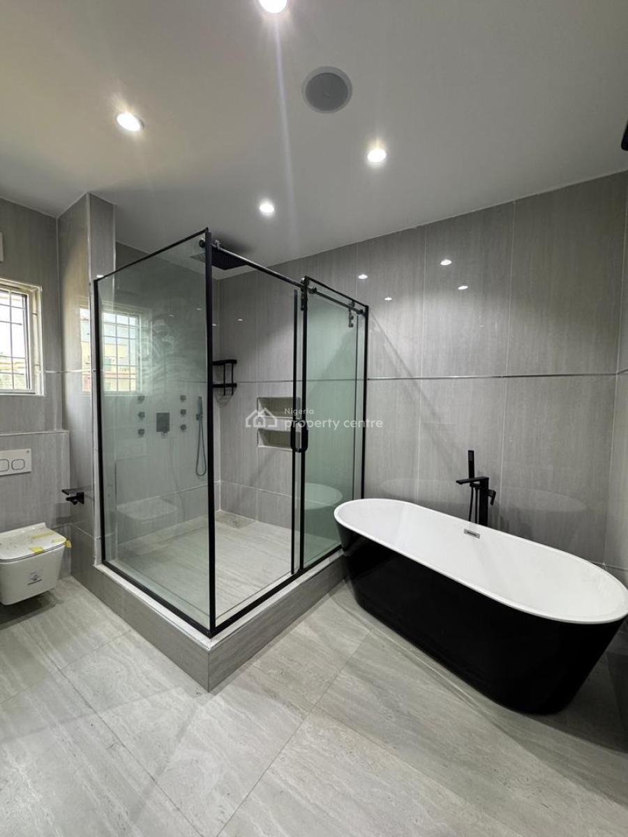 Beautiful 5 Bedroom Duplex with,pool and 5 Bqs, Lekki Phase 1, Lekki, Lagos, Detached Duplex for Sale