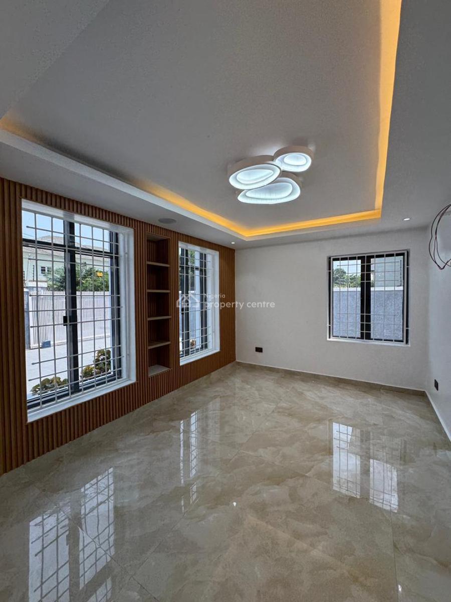 Beautiful 5 Bedroom Duplex with,pool and 5 Bqs, Lekki Phase 1, Lekki, Lagos, Detached Duplex for Sale