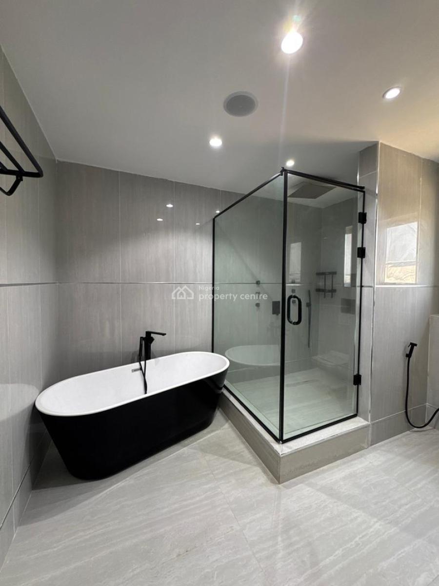 Beautiful 5 Bedroom Duplex with,pool and 5 Bqs, Lekki Phase 1, Lekki, Lagos, Detached Duplex for Sale