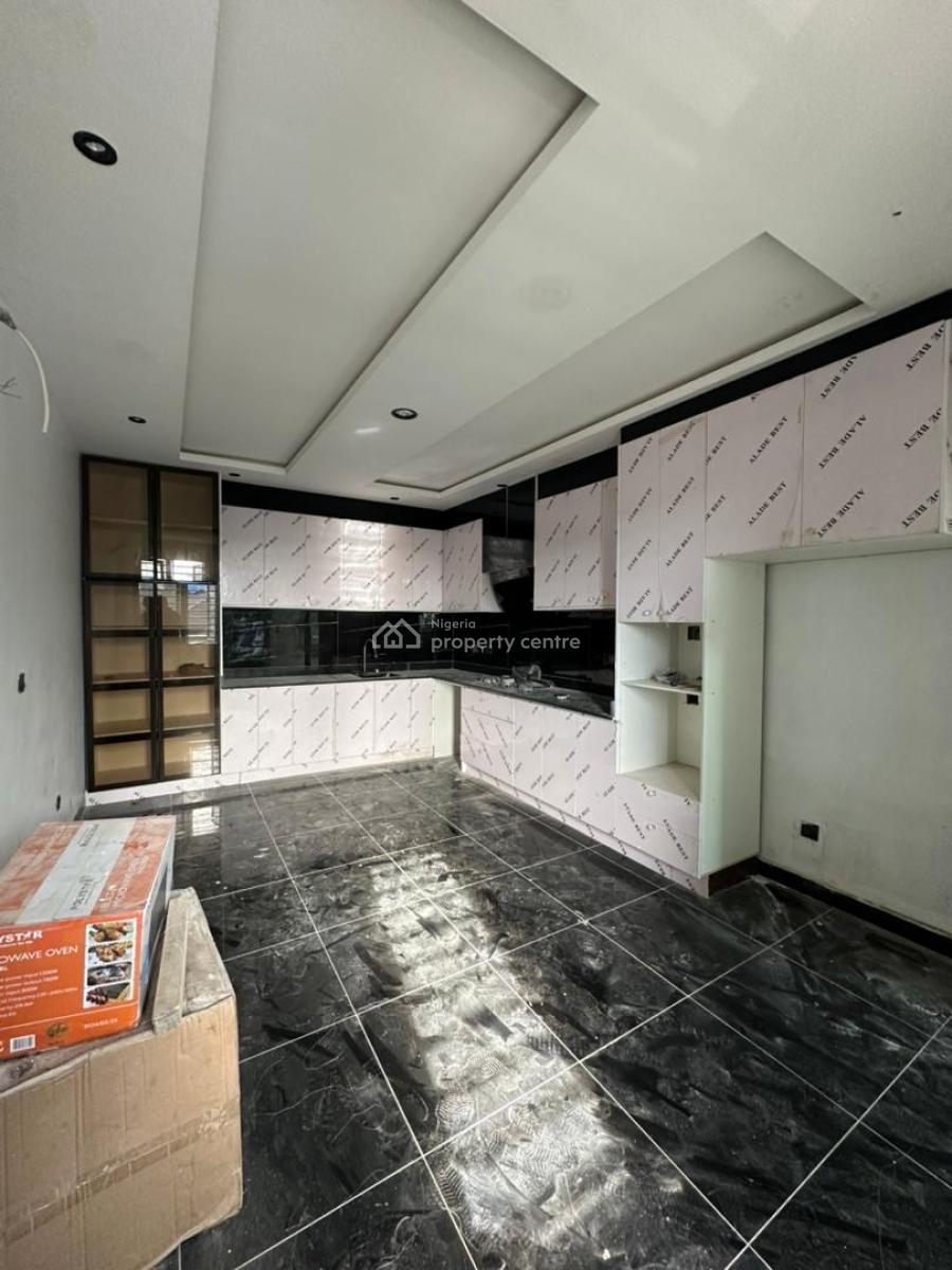 Spacious Luxury  2 Bedroom Maissonette Perfect for Investment, Ikate, Lekki, Lagos, Flat / Apartment for Sale