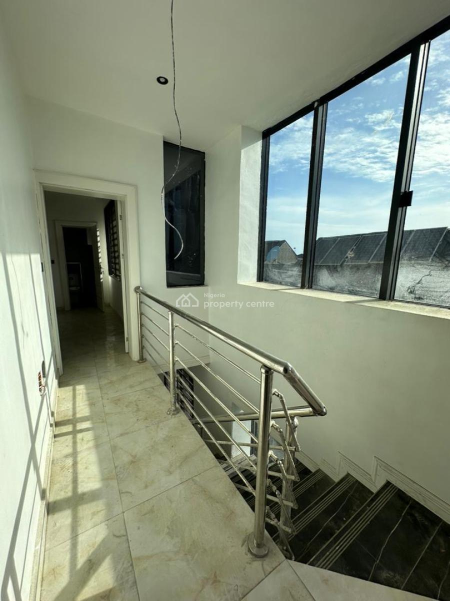 Spacious Luxury  2 Bedroom Maissonette Perfect for Investment, Ikate, Lekki, Lagos, Flat / Apartment for Sale