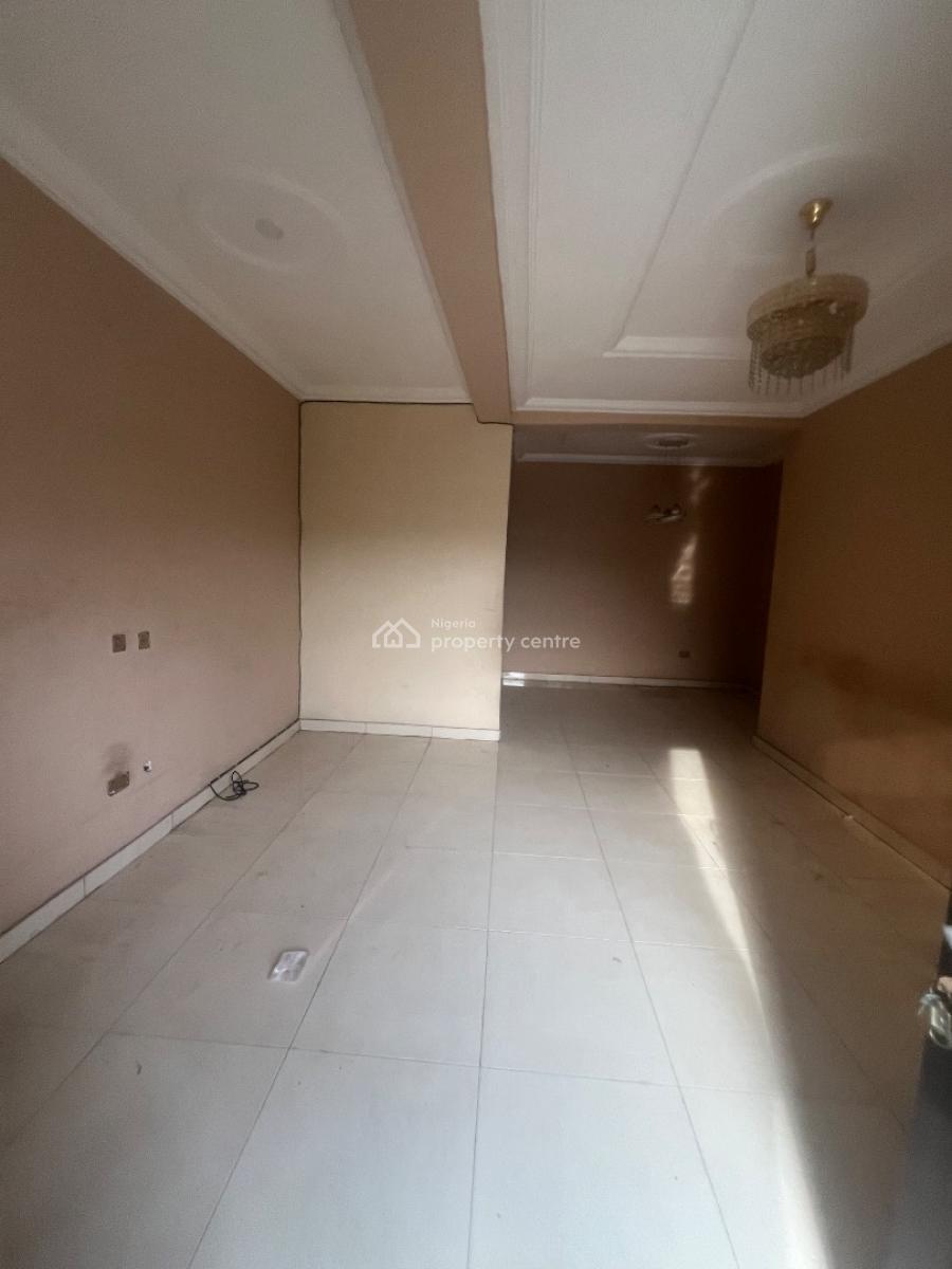 Spacious Luxury 2 Bedroom Flat Upstairs, Mobil Road Ilaje, Ajah, Lagos, Flat / Apartment for Rent