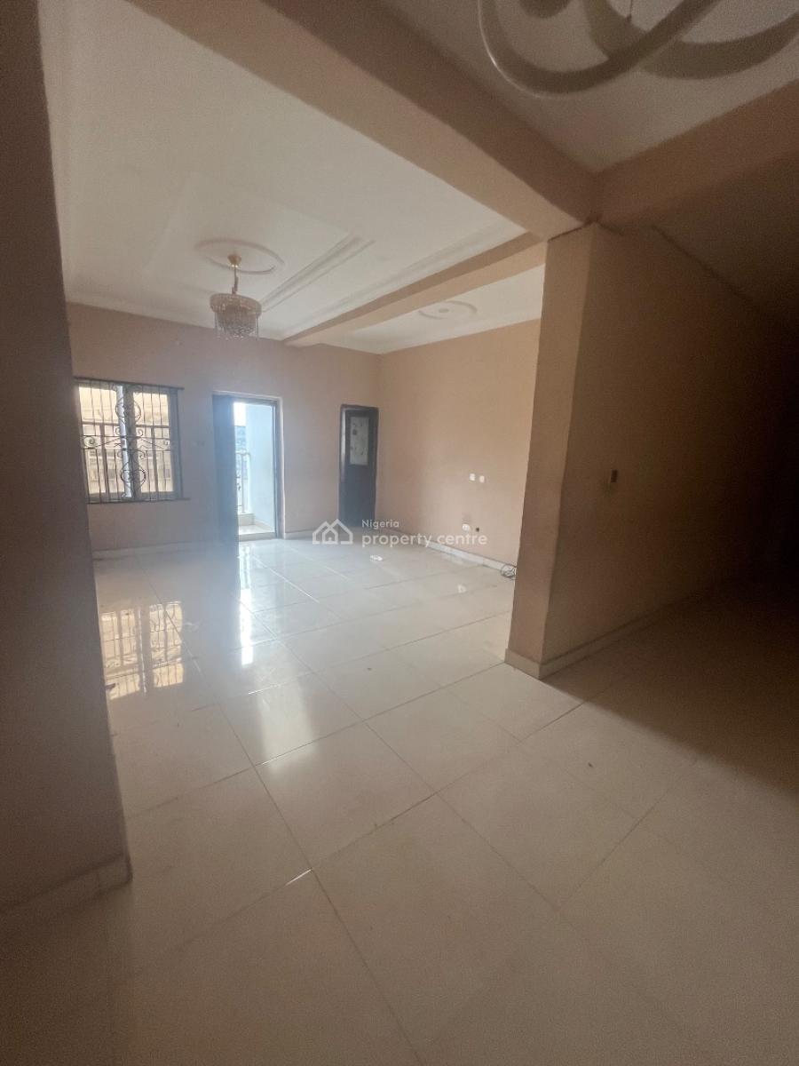Spacious Luxury 2 Bedroom Flat Upstairs, Mobil Road Ilaje, Ajah, Lagos, Flat / Apartment for Rent