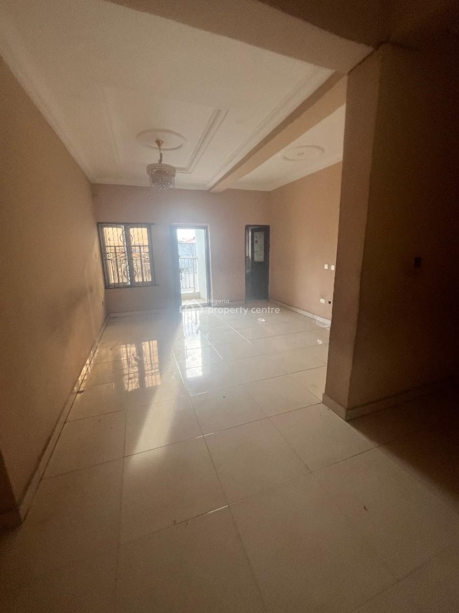 Spacious Luxury 2 Bedroom Flat Upstairs, Mobil Road Ilaje, Ajah, Lagos, Flat / Apartment for Rent