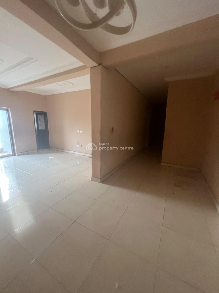 Spacious Luxury 2 Bedroom Flat Upstairs, Mobil Road Ilaje, Ajah, Lagos, Flat / Apartment for Rent