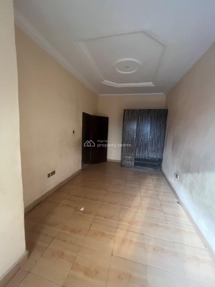 Spacious Luxury 2 Bedroom Flat Upstairs, Mobil Road Ilaje, Ajah, Lagos, Flat / Apartment for Rent