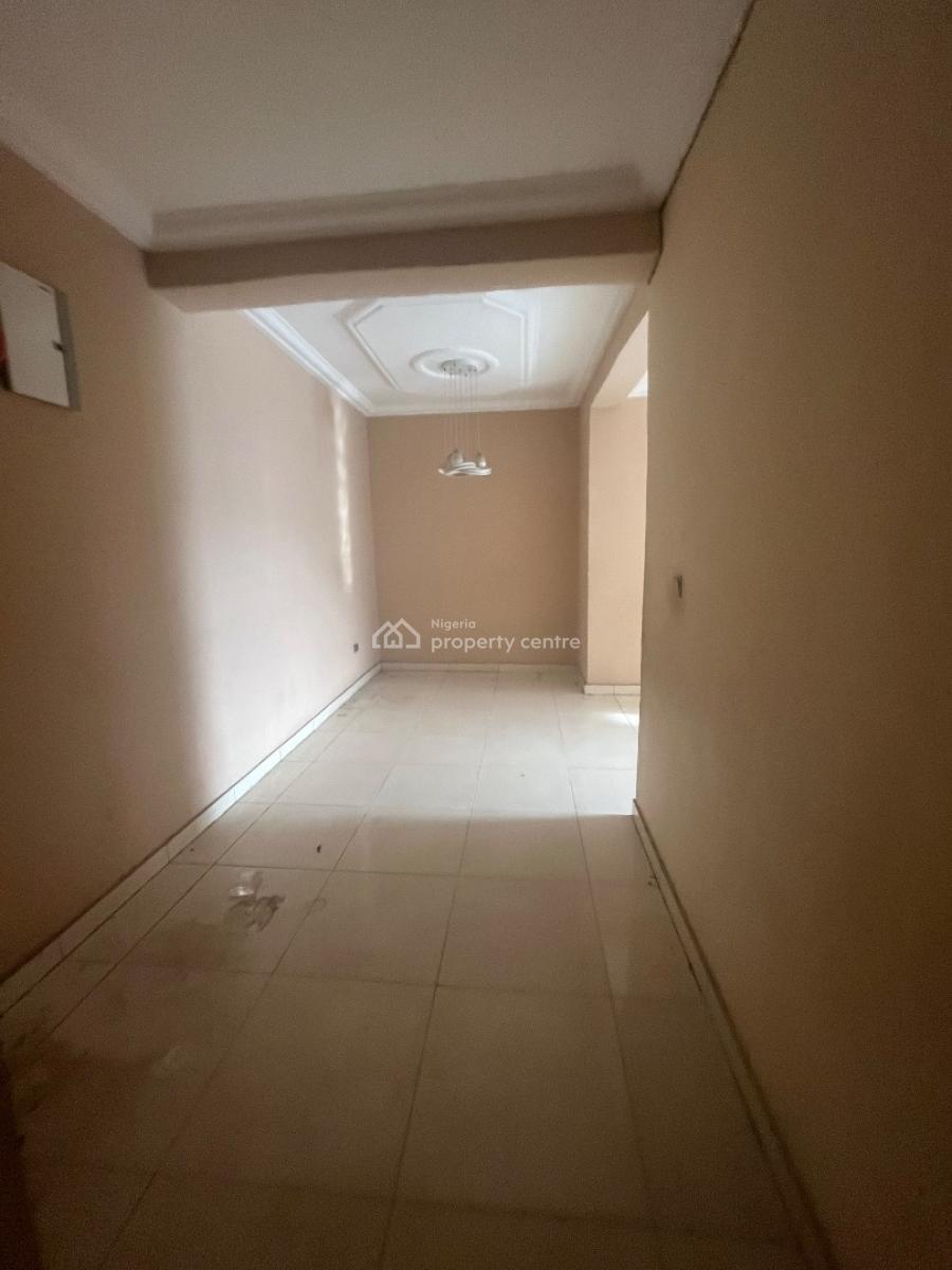 Spacious Luxury 2 Bedroom Flat Upstairs, Mobil Road Ilaje, Ajah, Lagos, Flat / Apartment for Rent