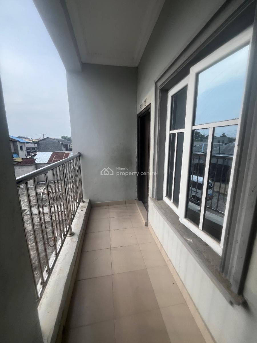 Spacious Luxury 2 Bedroom Flat Upstairs, Mobil Road Ilaje, Ajah, Lagos, Flat / Apartment for Rent