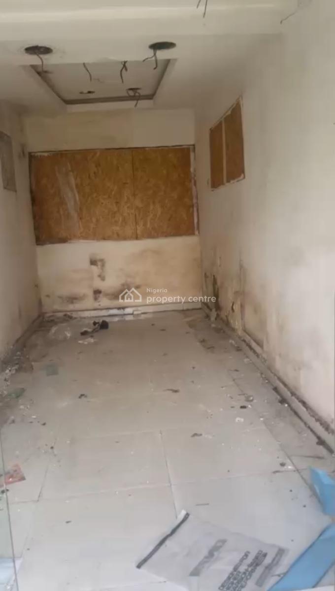 Strategic Shop/office Space, Gwarinpa, Abuja, Plaza / Complex / Mall for Rent