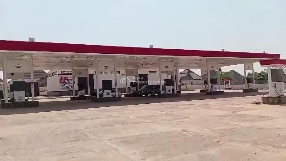 Filling Station, Along Kubwa Express Way Abuja, Kubwa, Abuja, Filling Station for Sale