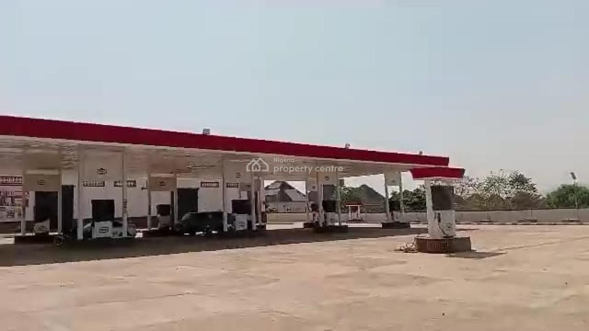 Filling Station, Along Kubwa Express Way Abuja, Kubwa, Abuja, Filling Station for Sale