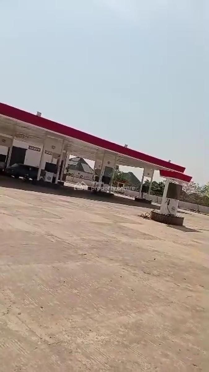 Filling Station, Along Kubwa Express Way Abuja, Kubwa, Abuja, Filling Station for Sale